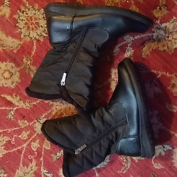 Totes black Mid calf quiled design boots - Picture 1 of 7